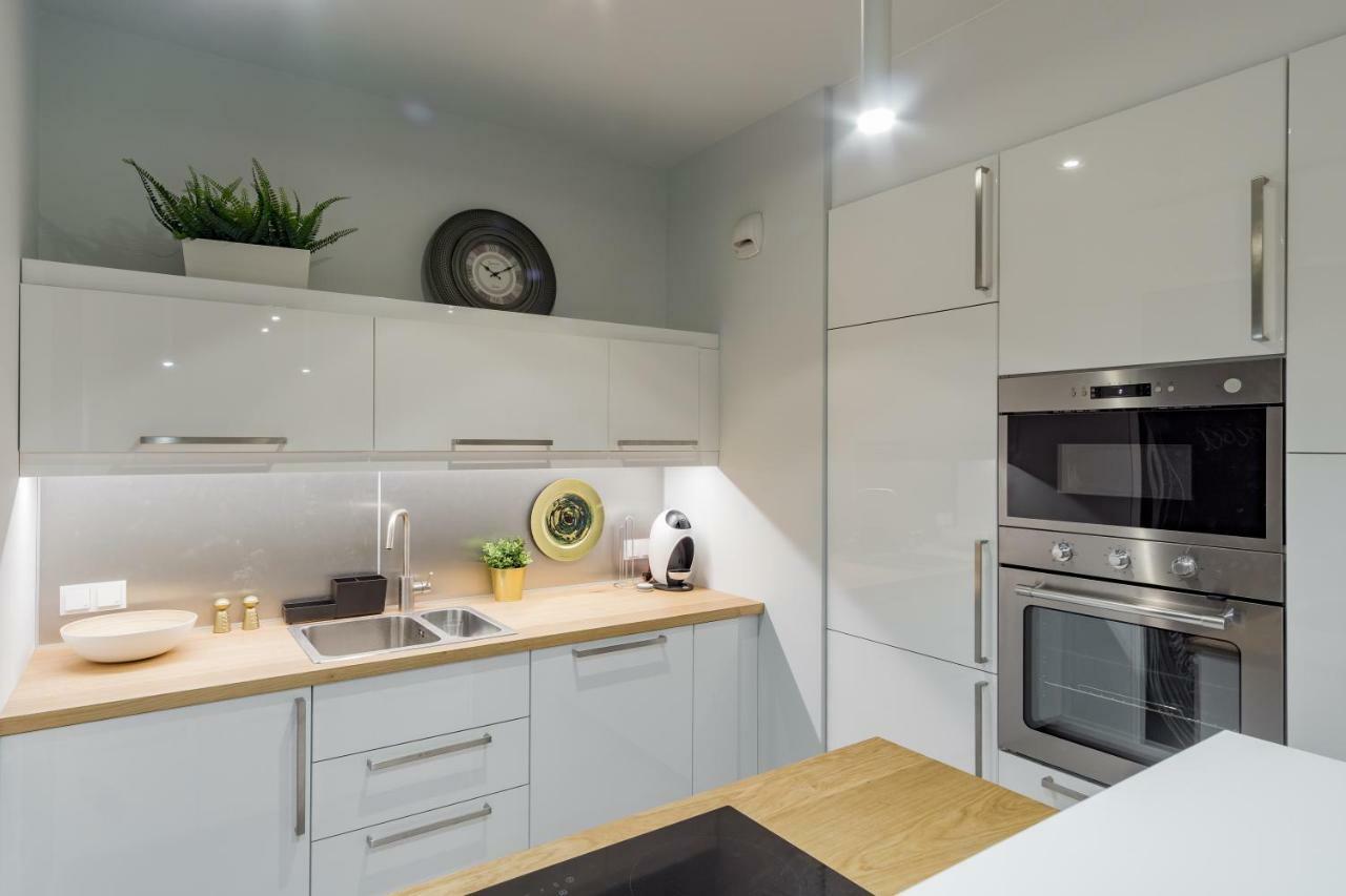 Mennica Residence Chic Apartment Варшава Экстерьер фото