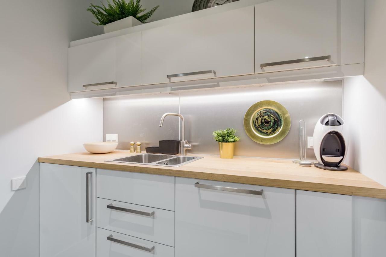 Mennica Residence Chic Apartment Варшава Экстерьер фото