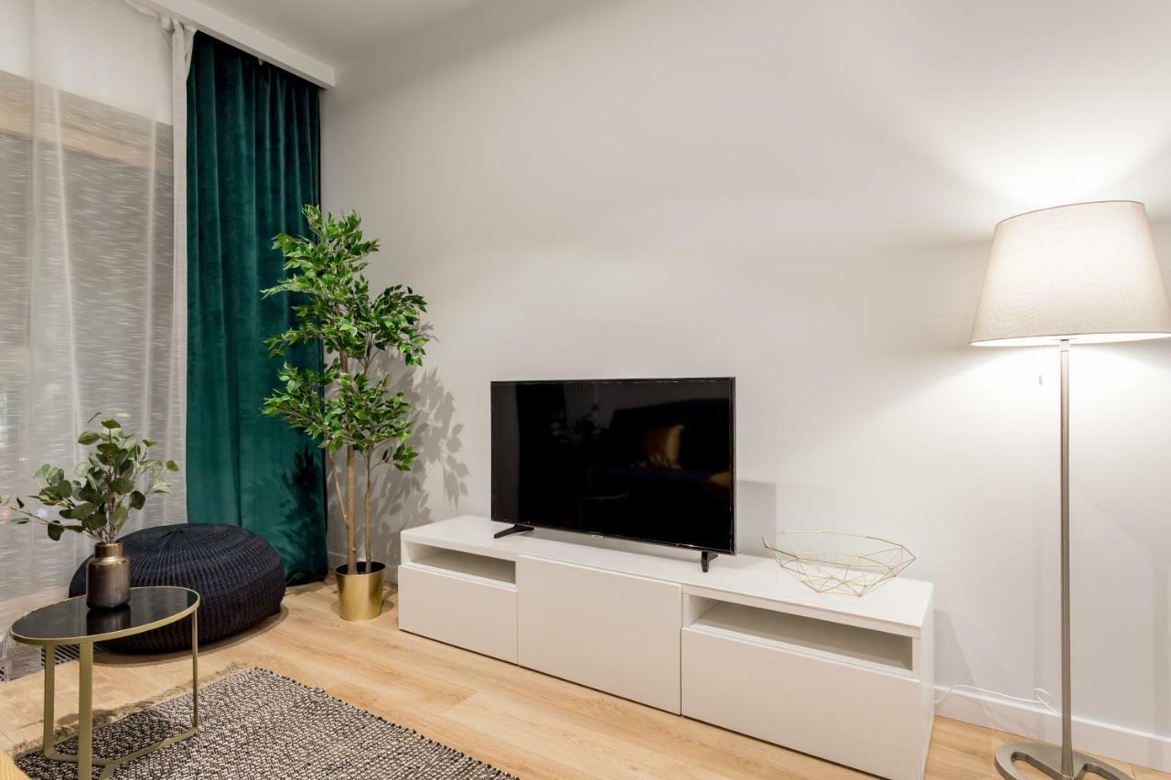 Mennica Residence Chic Apartment Варшава Экстерьер фото