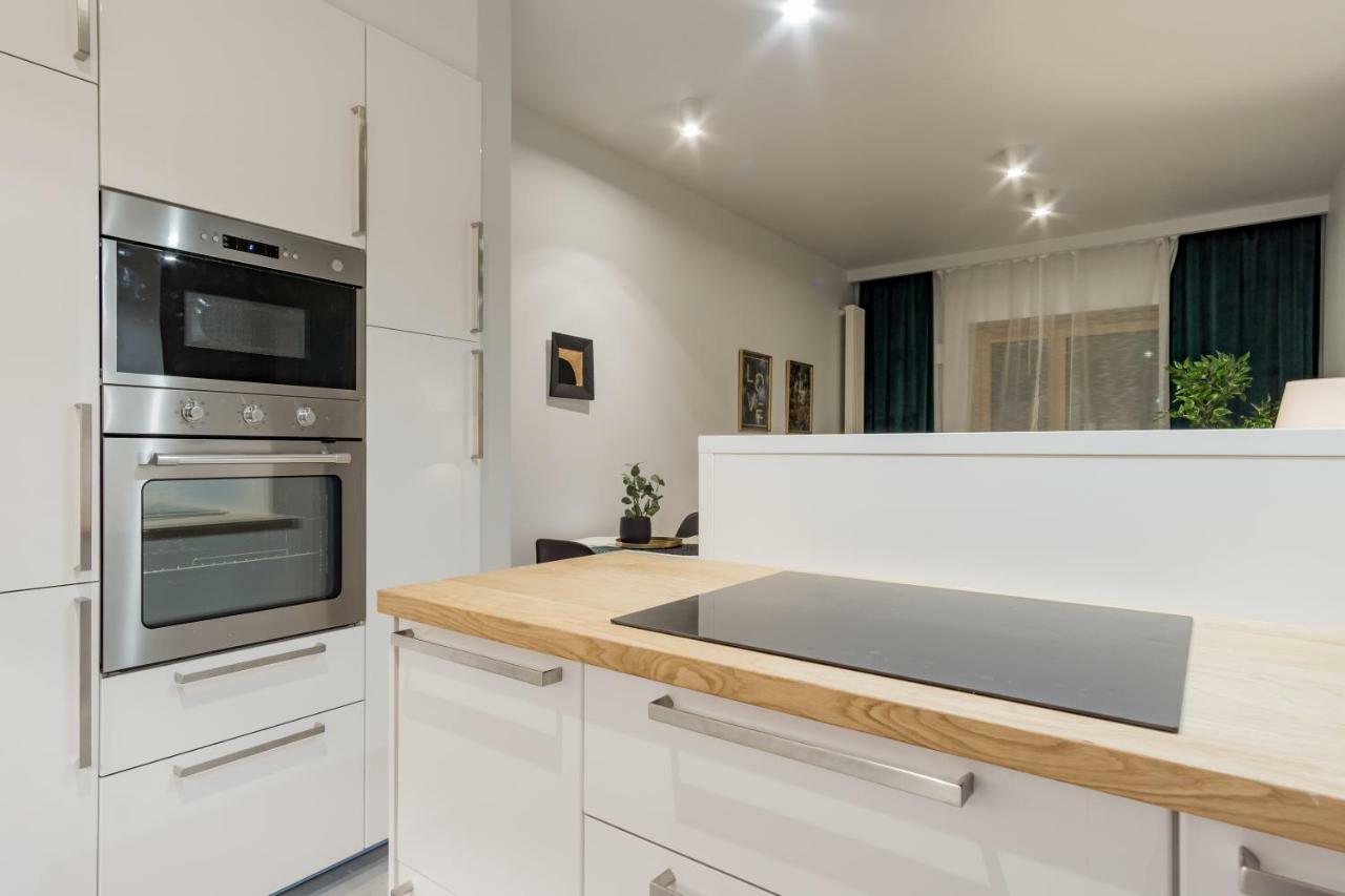 Mennica Residence Chic Apartment Варшава Экстерьер фото
