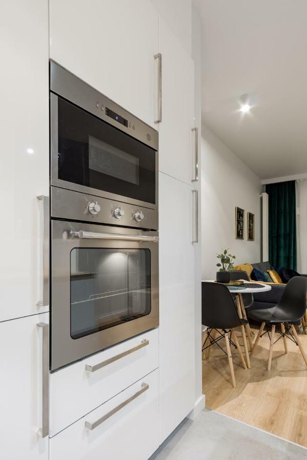Mennica Residence Chic Apartment Варшава Экстерьер фото